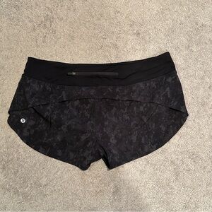 Lululemon Speed Up Lined Running Short 2.5” Inseam Black Snake Print Size 10R
